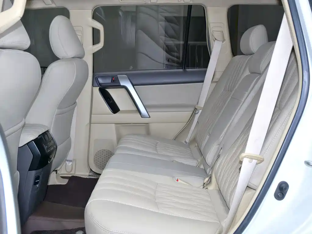 Toyota Prado 2017 — фото 11