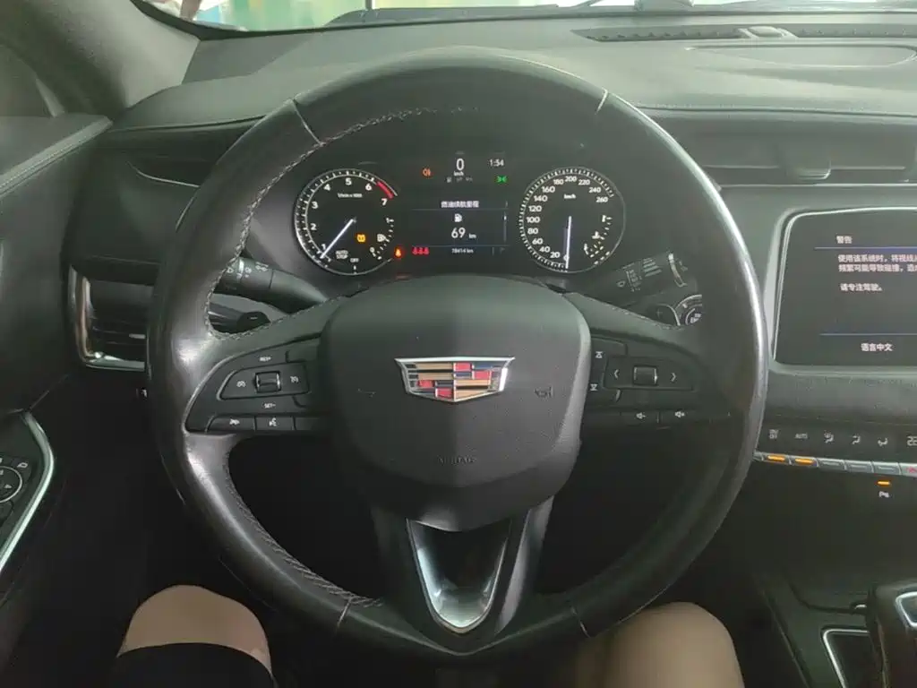 Cadillac XT4 2019 — фото 11