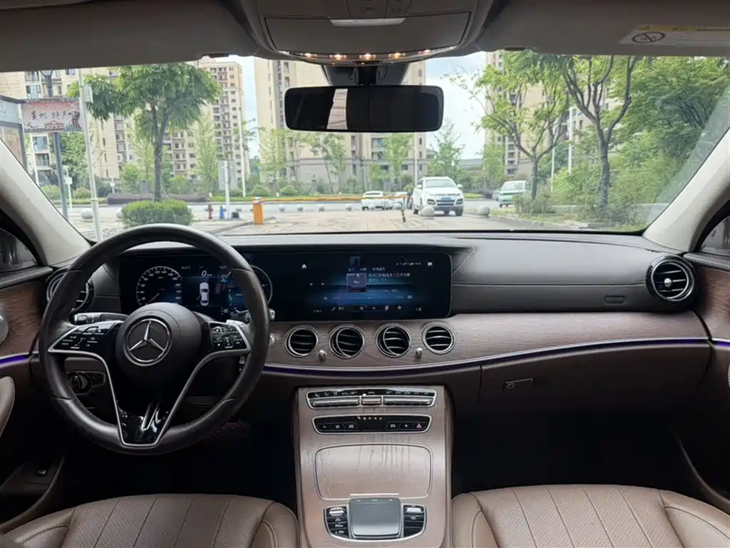 Mercedes-Benz E-Class 2023 — фото 8