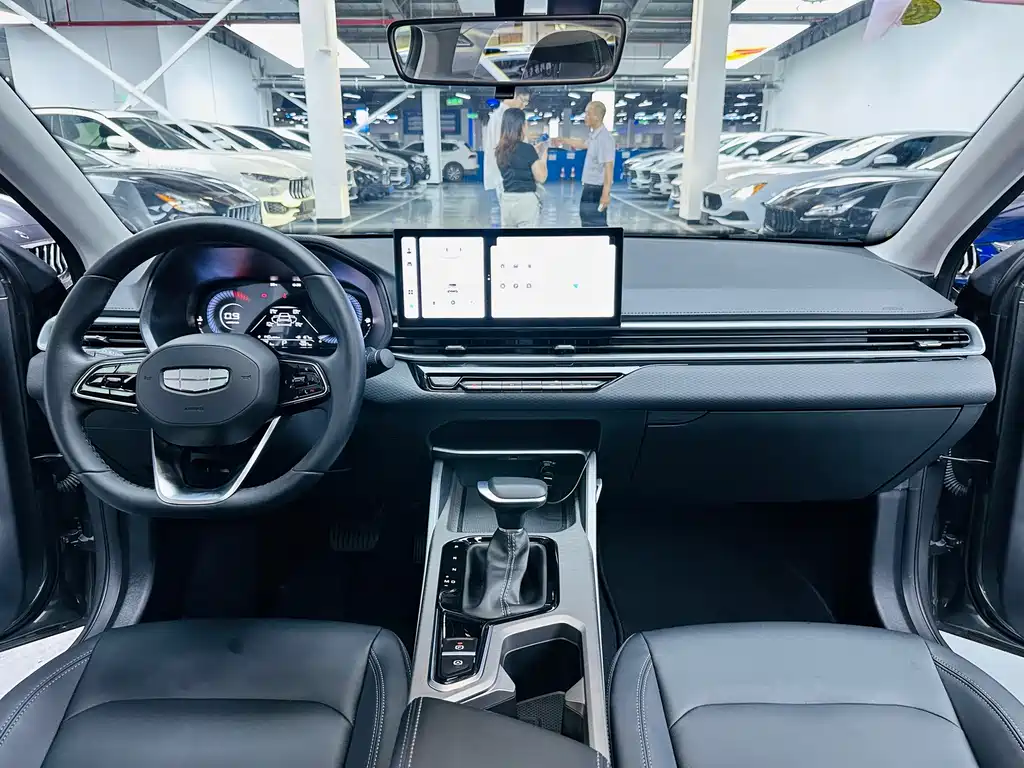 Geely Emgrand 2025