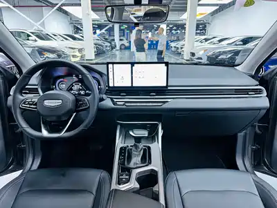 Geely Emgrand 2025