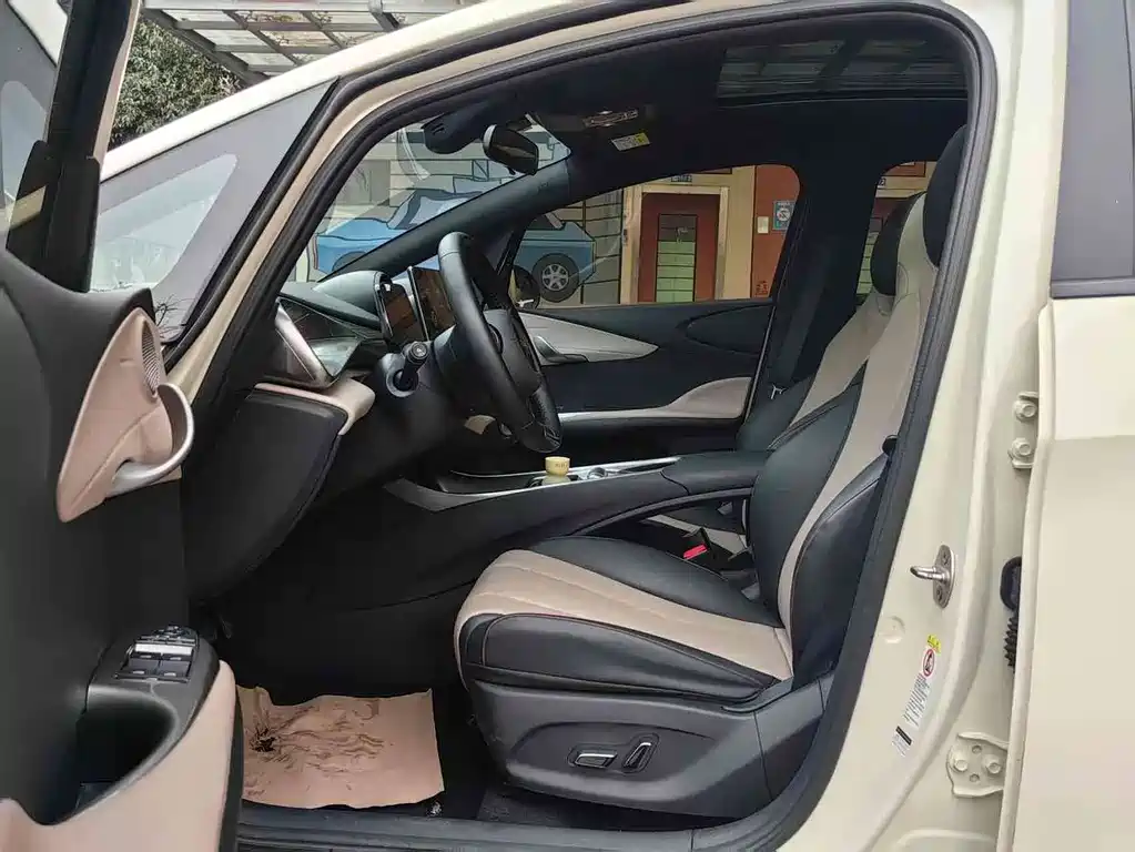 BYD Dolphin 2023