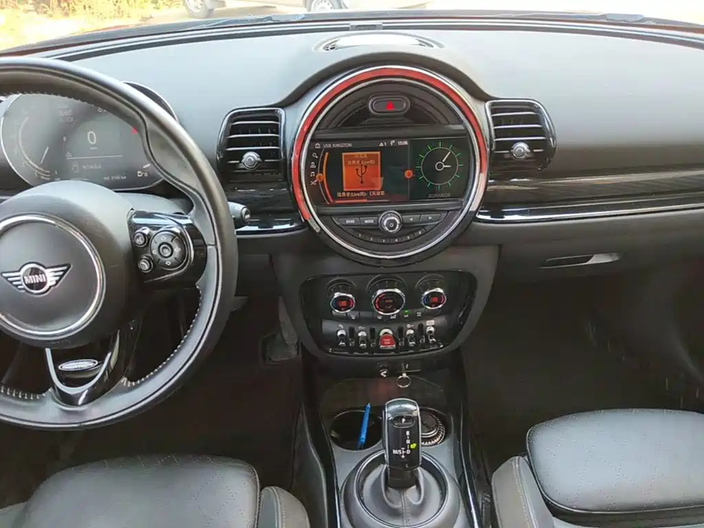 MINI Clubman 2020 — фото 13