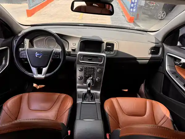 Volvo V60 2014