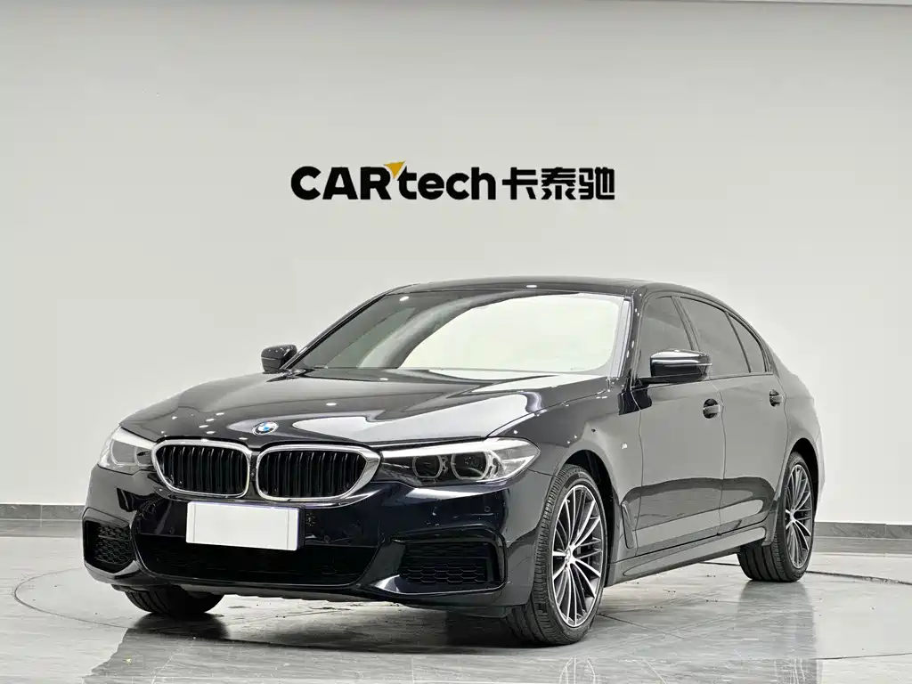 BMW 5 Series 2019 — фото 1