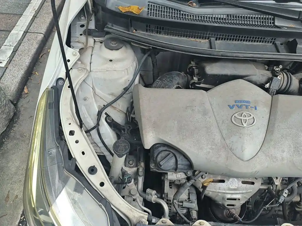 Toyota Yaris L 2015 — фото 23
