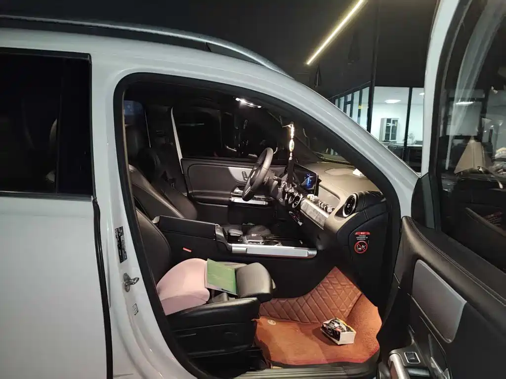 Mercedes-Benz GLB 2020
