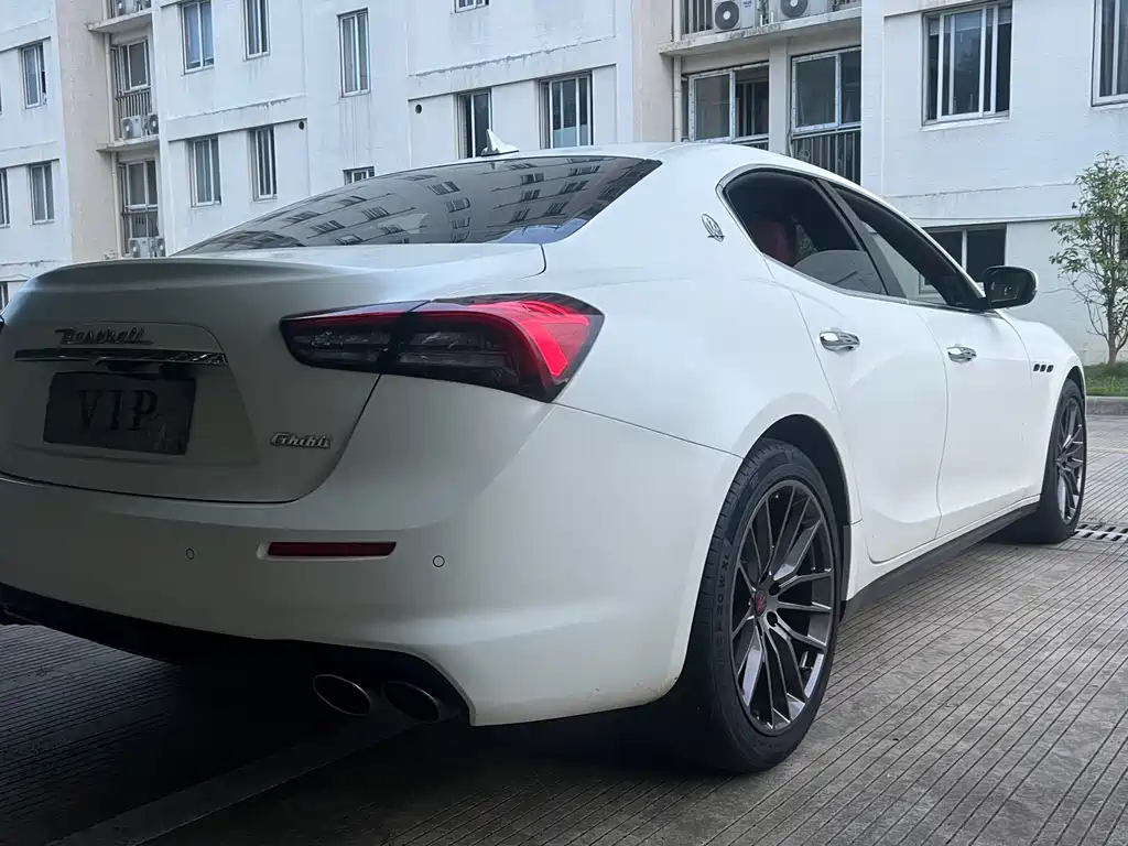 Maserati Ghibli 2021 — фото 25