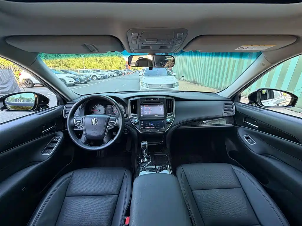 Toyota Crown 2018 — фото 4