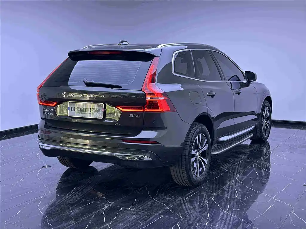 Volvo XC60 2022 — фото 4