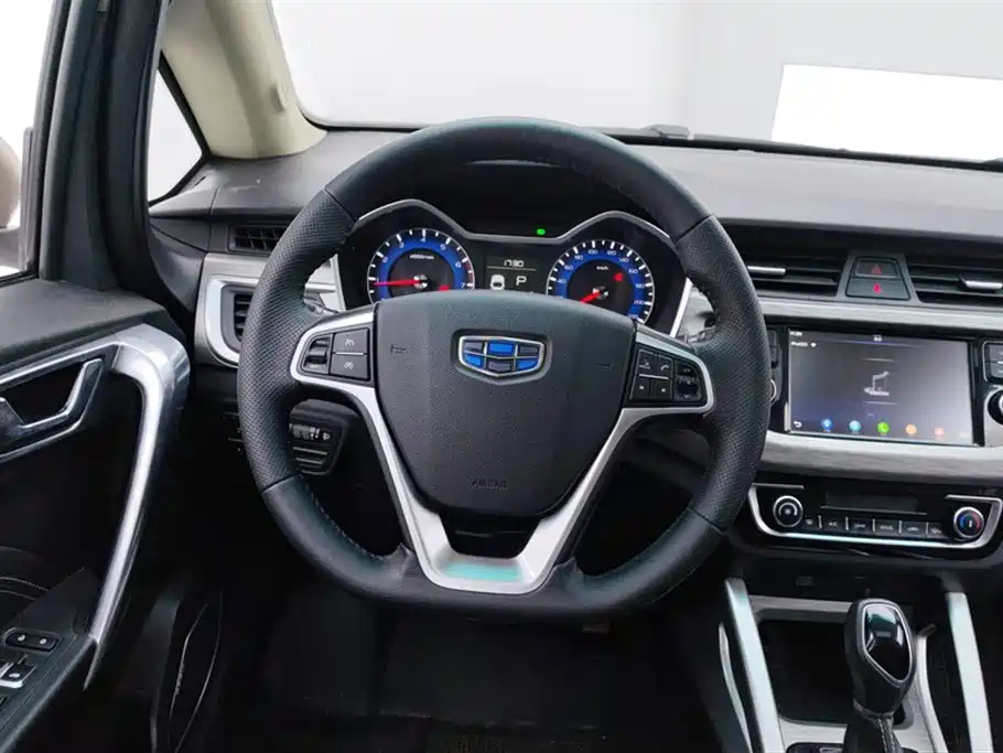 Geely Vision X3 2018 — фото 15