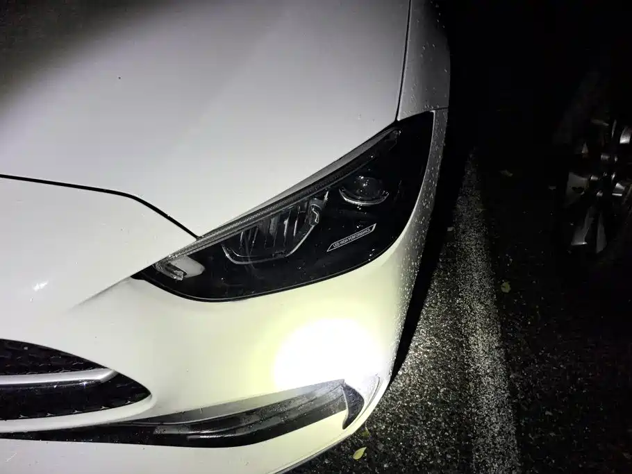 Mercedes-Benz C-Class 2024 — фото 5