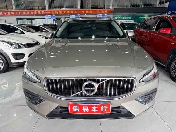 Volvo S60 2022