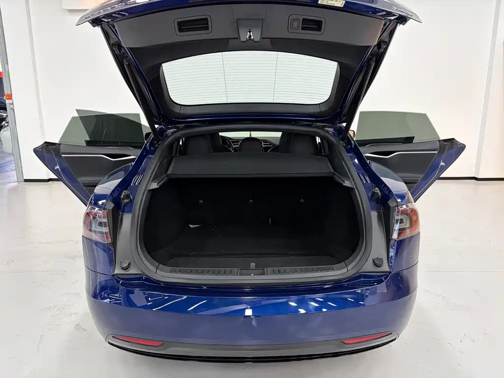 Tesla Model S 2018 — фото 12