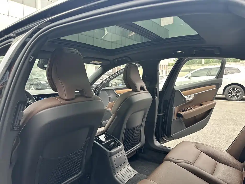 Volvo S90 PHEV 2024 — фото 12