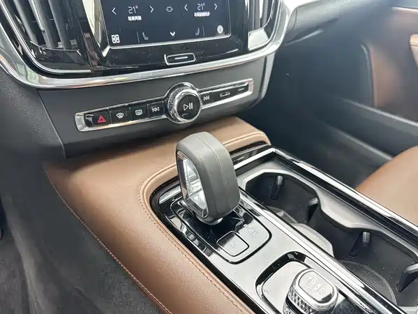 Volvo S90 Plug-In Hybrid 2024