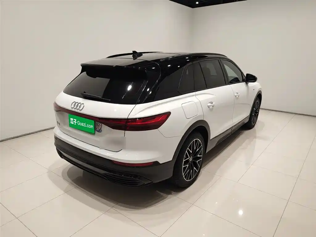 Audi Q5 e-tron 2023 — фото 5