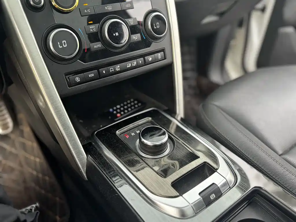 Land Rover Discovery Sport 2018 — фото 21