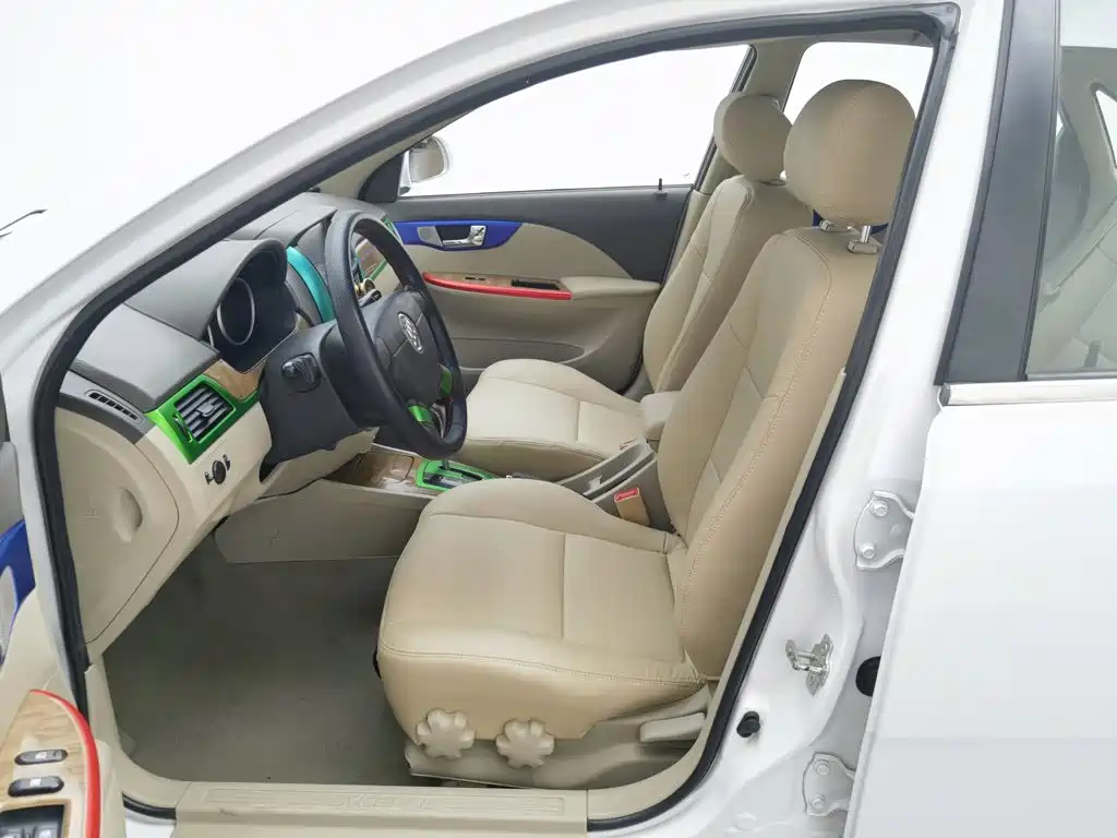 Buick Excelle 2016 — фото 10