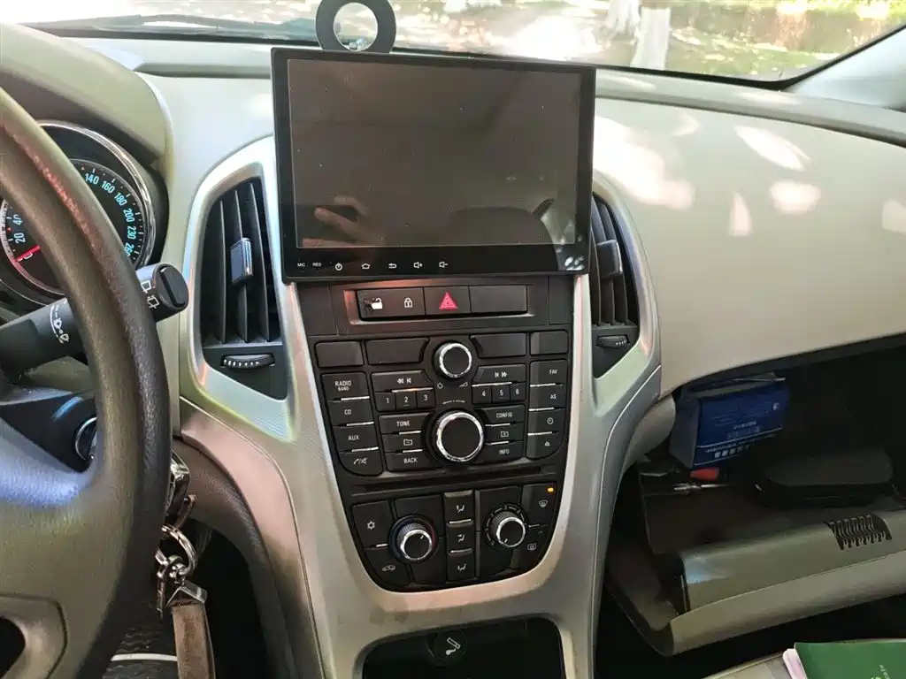 Buick Excelle 2016 — фото 14