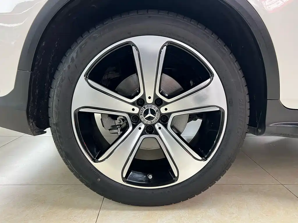 Mercedes-Benz GLC 2020 — фото 28
