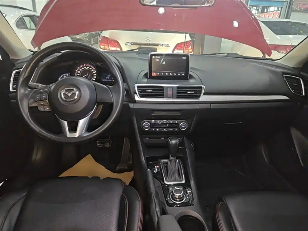 Mazda 3 Axela 2016 — фото 10