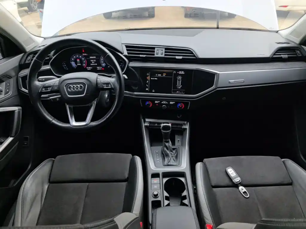 Audi Q3 2019 — фото 10