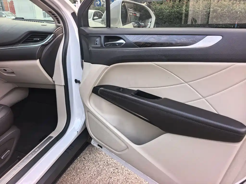 Lincoln MKC 2017 — фото 13