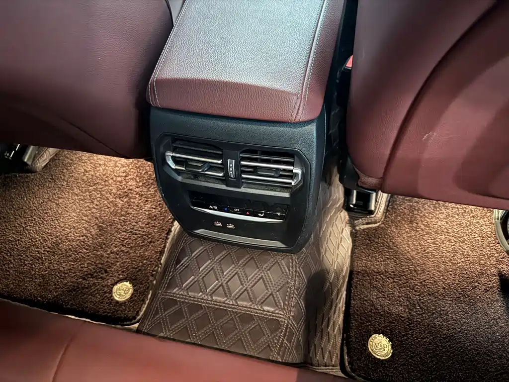 BMW 3 Series 2023 — фото 11