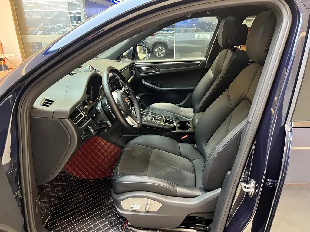 Porsche Macan 2019 — фото 17