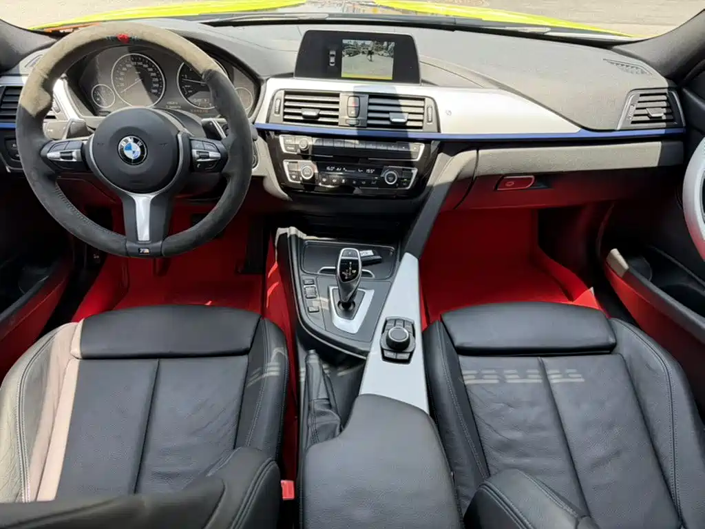 BMW 3 Series 2019 — фото 19