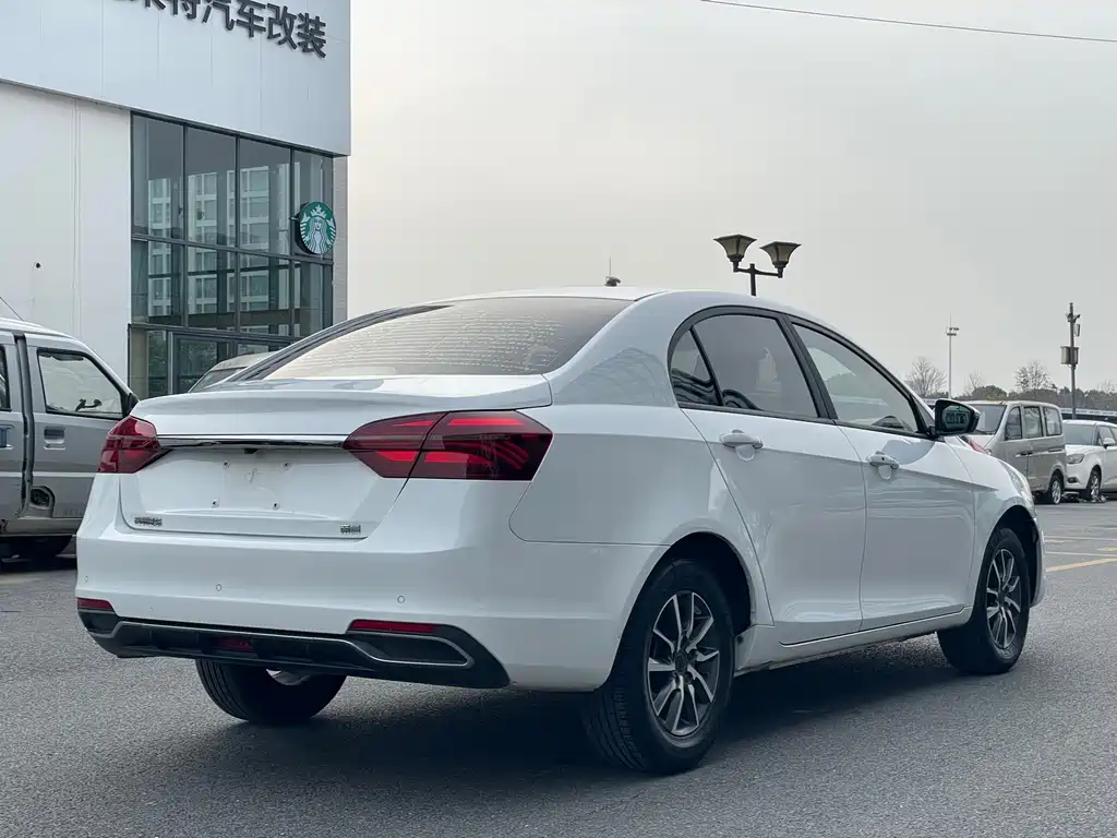 Geely Emgrand 2020 — фото 16