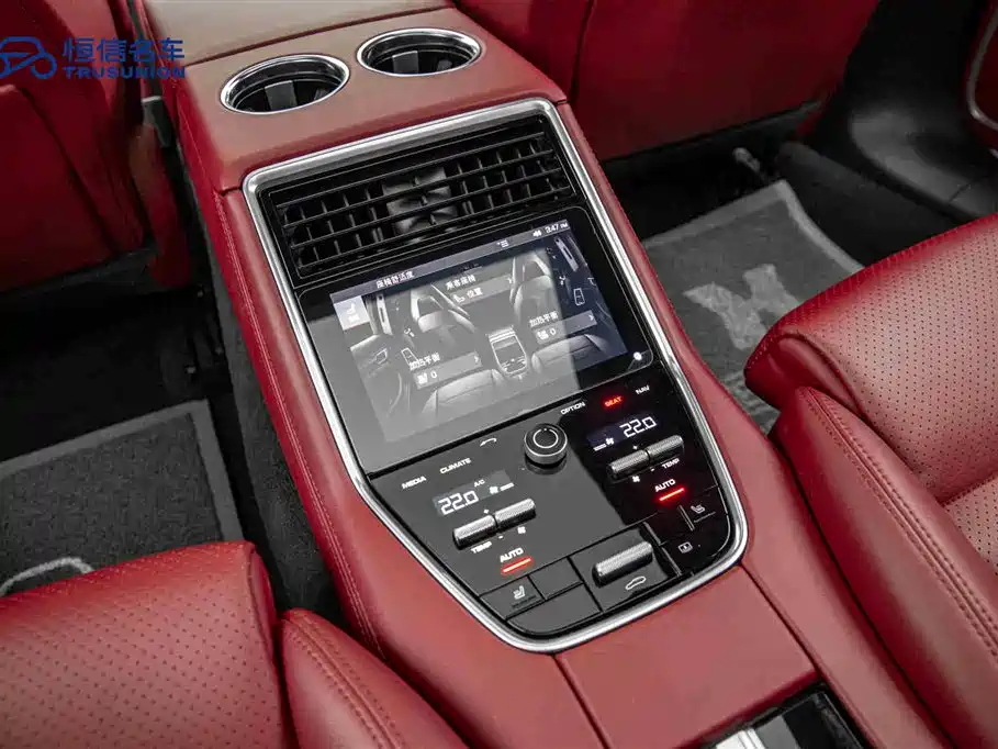 Porsche Panamera 2019 — фото 19