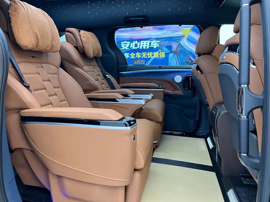 Toyota Granvia — фото 28