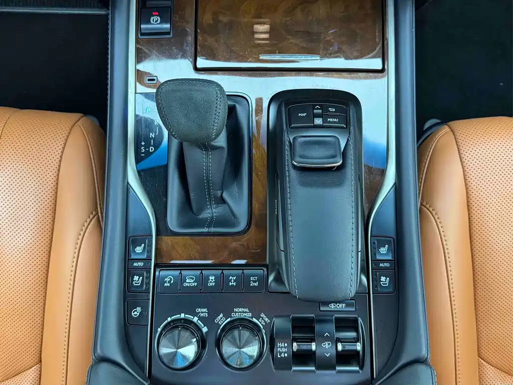 Lexus LX 2019 — фото 15
