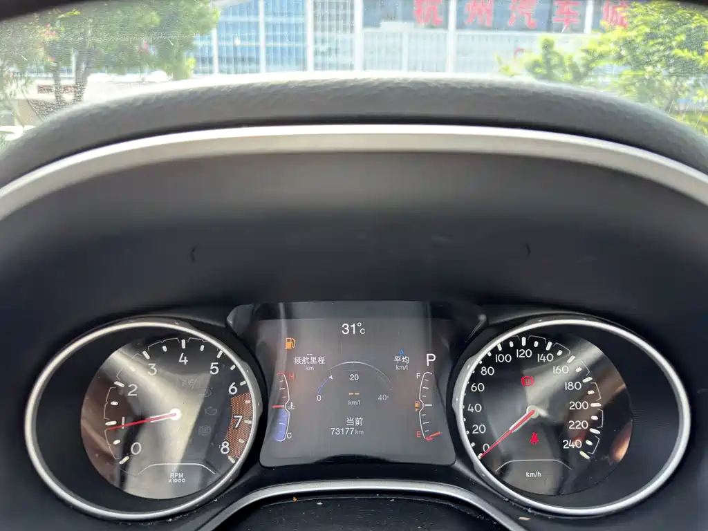 Jeep Compass 2017 — фото 13