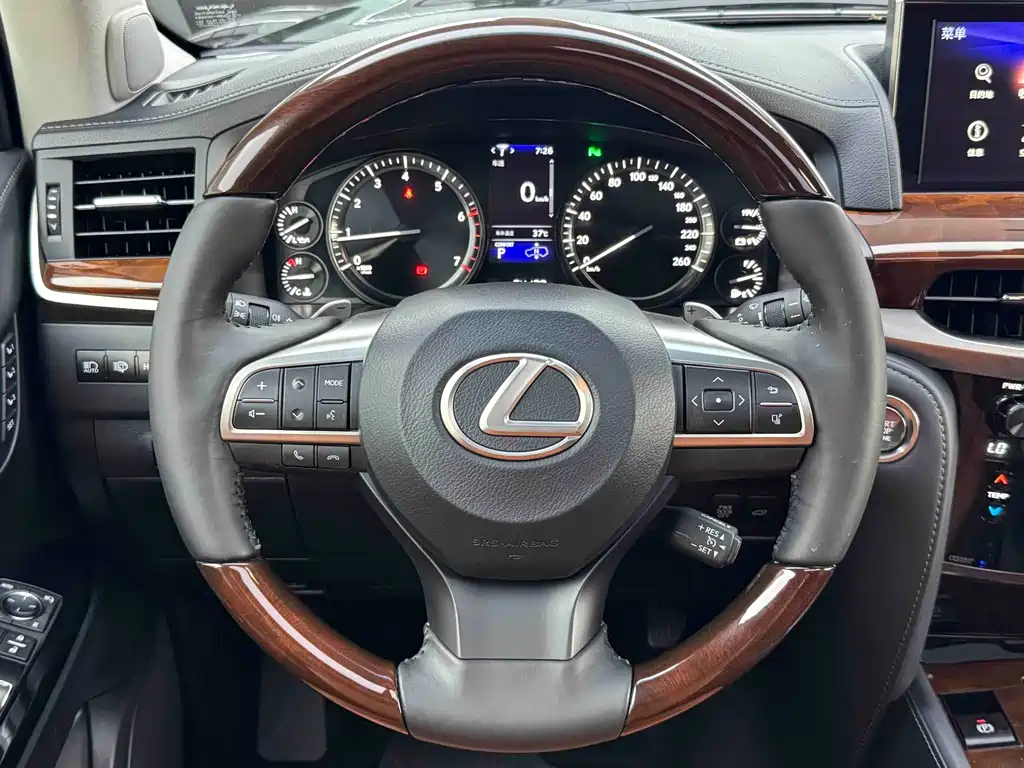 Lexus LX 2019 — фото 17