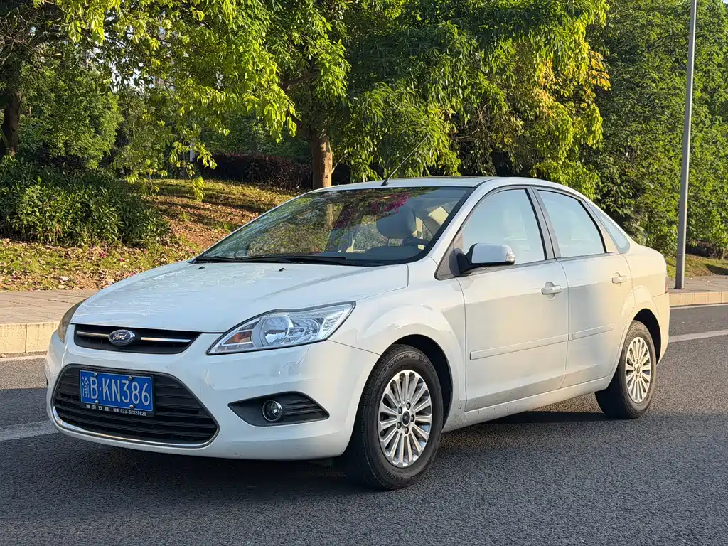 Ford Focus 2014 — фото 1