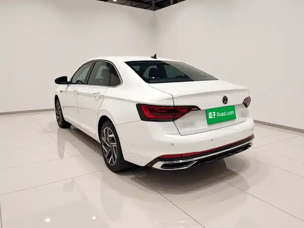Volkswagen Sagitar 2022
