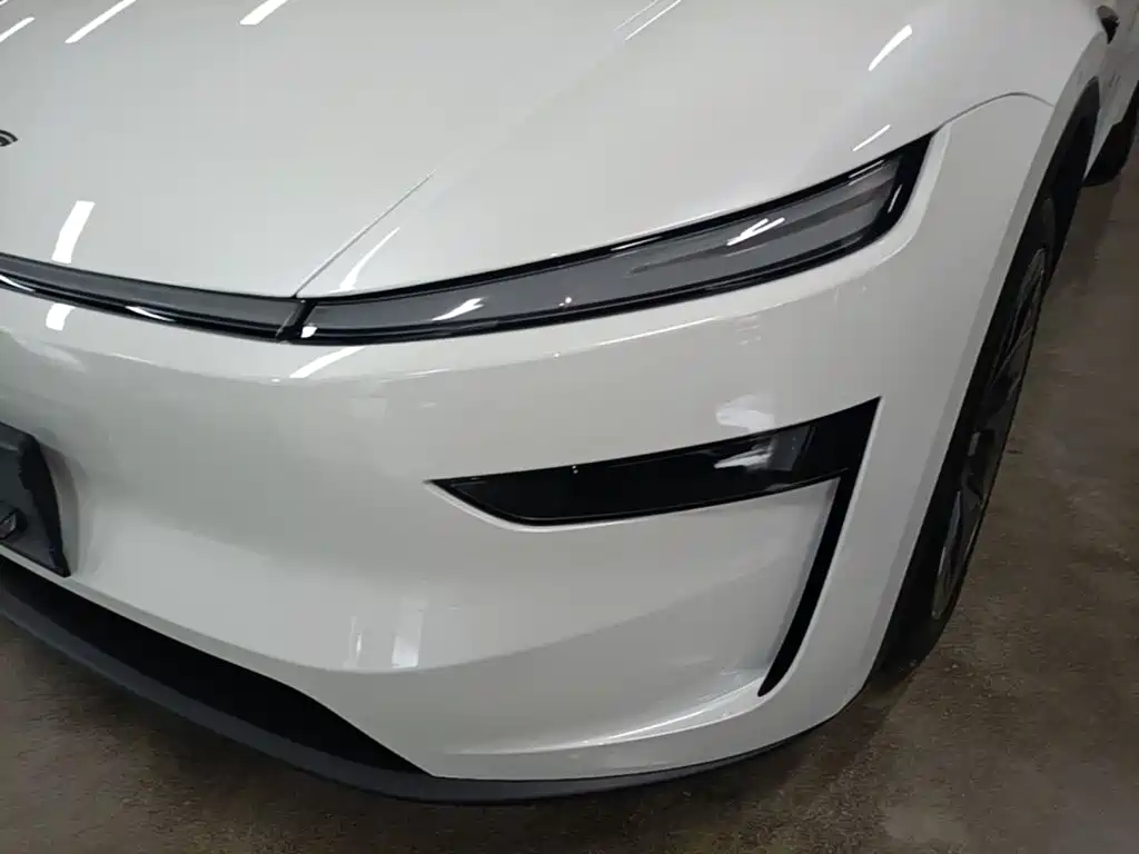 Tesla Model Y L 2025 — фото 12