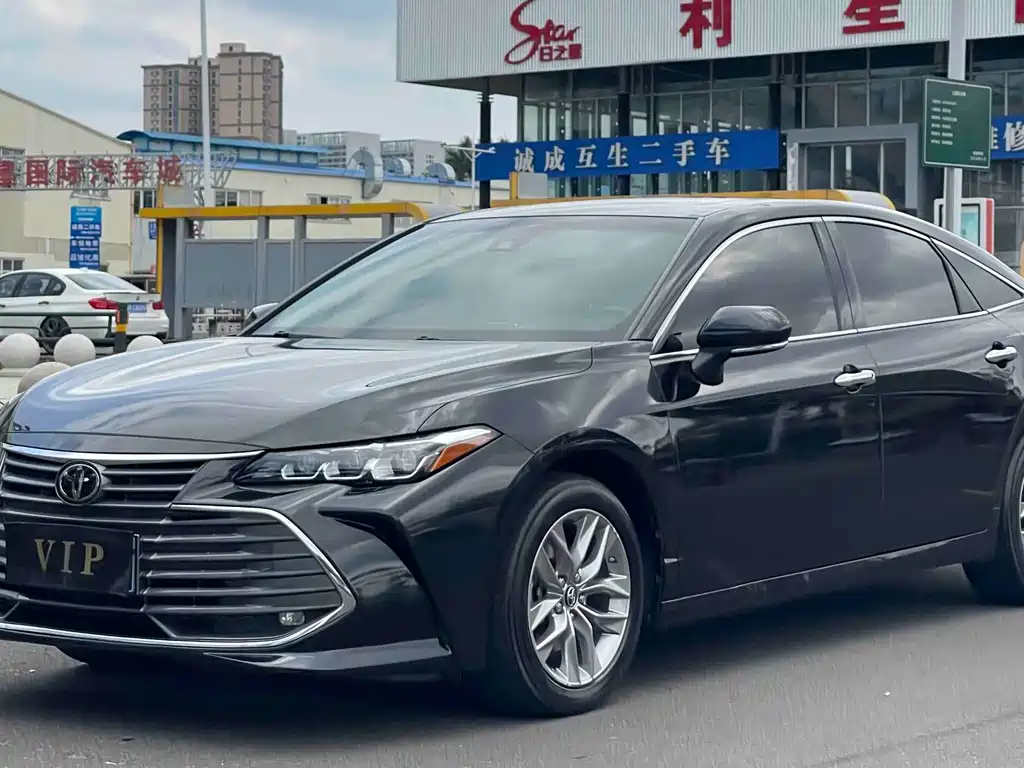 Toyota Avalon 2021 — фото 1