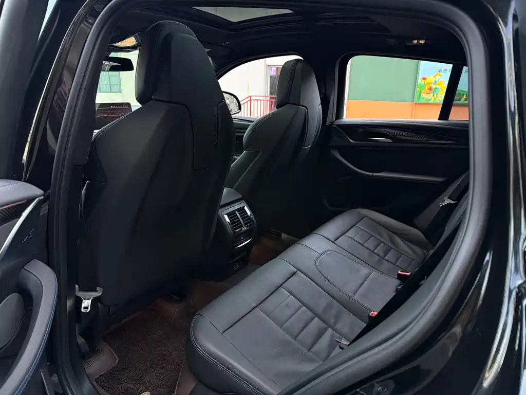 BMW X4 M40i 2023 — фото 14