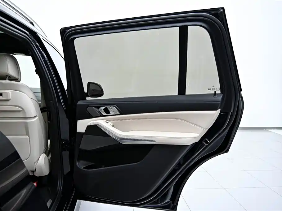 BMW X7 2022 — фото 21