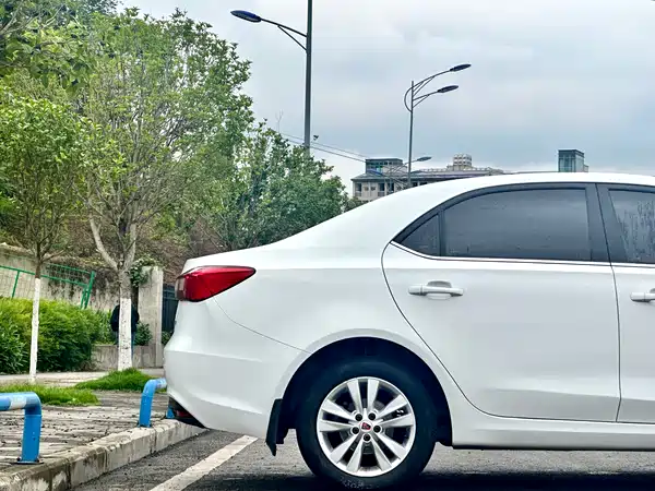 Roewe 360 2016