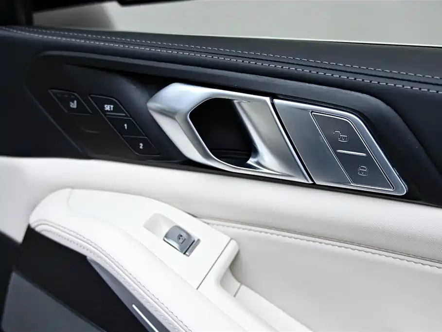 BMW X7 2022 — фото 30