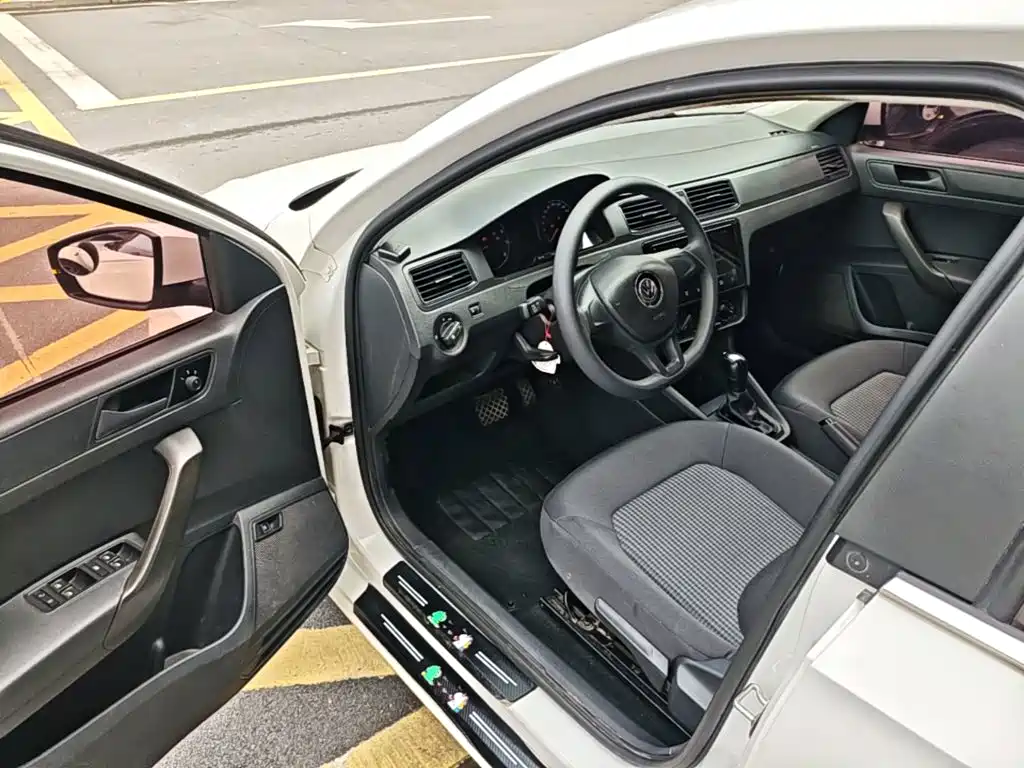 Volkswagen Santana 2017 — фото 16