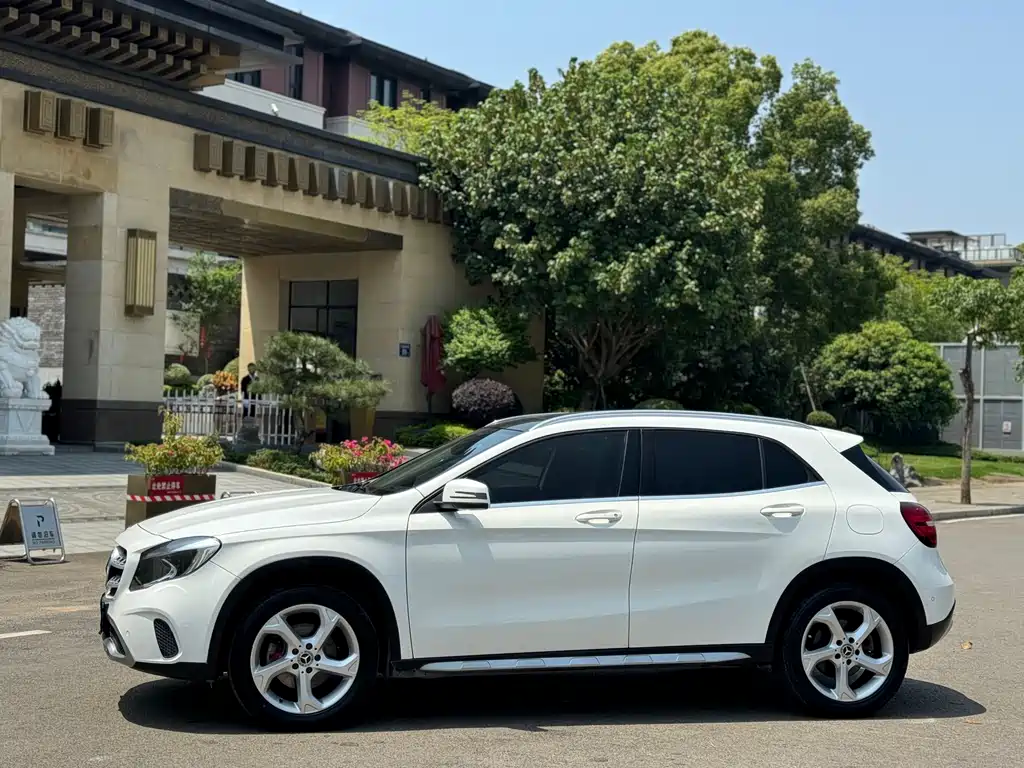 Mercedes-Benz GLA 2018 — фото 13
