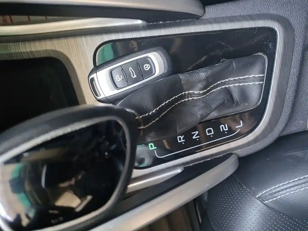 Geely Vision X3 2017 — фото 14