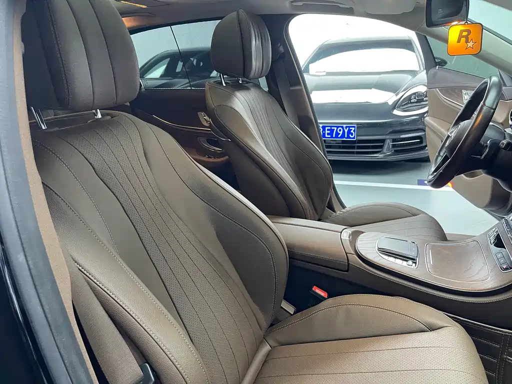 Mercedes-Benz E-Class 2023 — фото 14