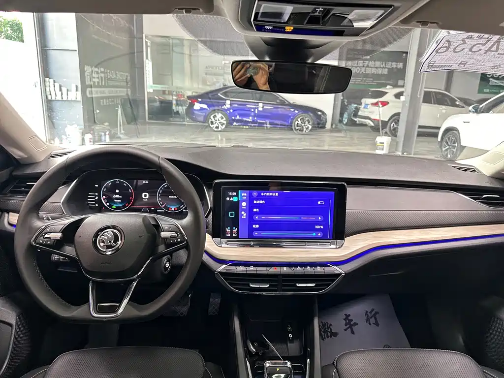 Skoda Octavia 2023 — фото 22